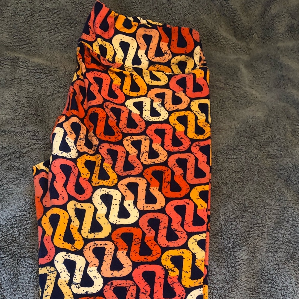 LULAROE Tall & Curvy leggings